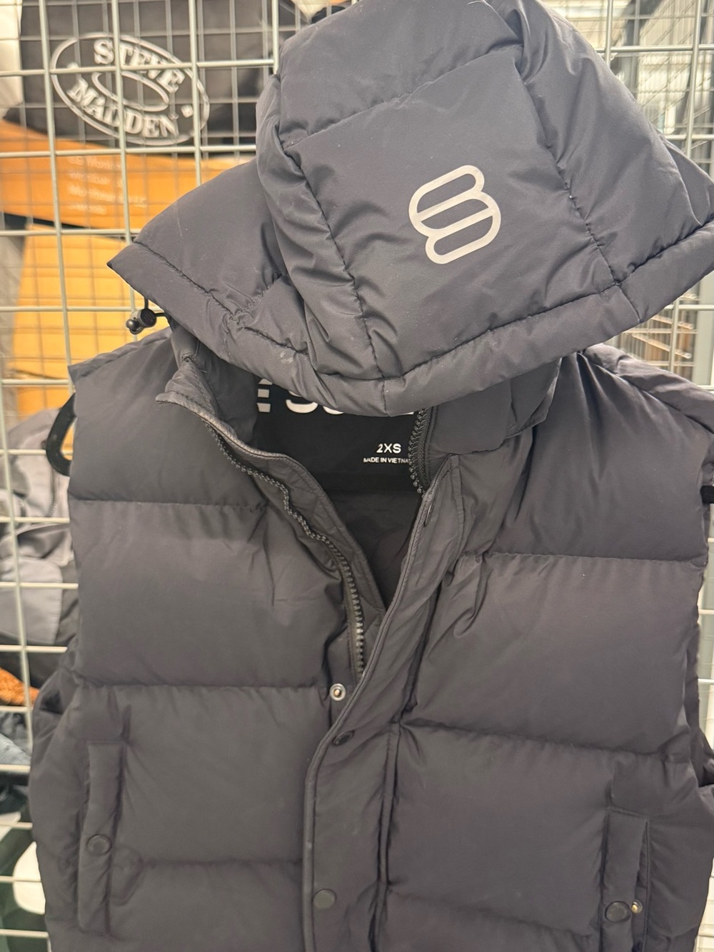 Aritzia Puffer Vest with Hood - Black - 2XS
